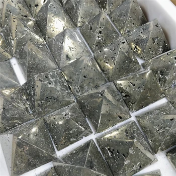 Hot Sælge Naturlig Gul Pyrit Polering Pyramide Krystal Klynge Med Drusy Prøve Kvarts Healing Dekorative Ædelsten 64788