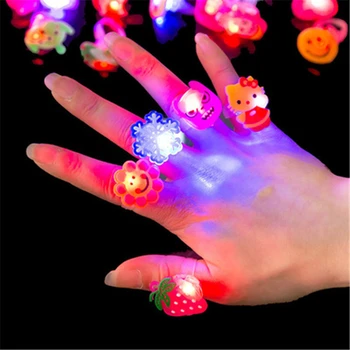 1304 kreative selvlysende legetøj engros børn gave blinkende lys ring finger lys plet kilde T 87315
