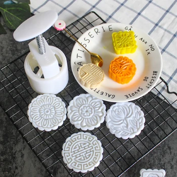 Hot Salg 6 Style 3D Blomster Frimærker Moon Cake Decor Mould Tønde Runde Mooncake Skimmel 50g 100g 125g Wienerbrød Månekager Hånd DIY Værktøj