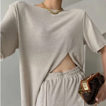 TWOTWINSTYLE Casual Solid To-delt Sæt Til Kvinder O Hals Split T-Shirts med Høj Talje Bred Ben Bukser Løs Sæt Kvindelige 2021 Mode